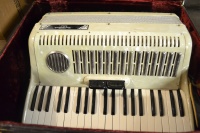 UNKNOWN Used Roy Wilkins White Accordion