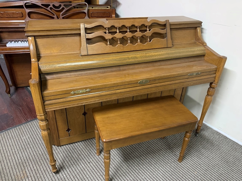 Jim's Music - Used Wurlitzer model 2760