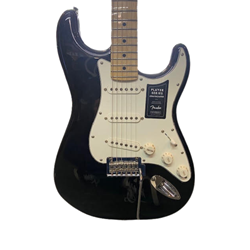 FENDER Player Stratocaster, Maple Fingerboard, Black