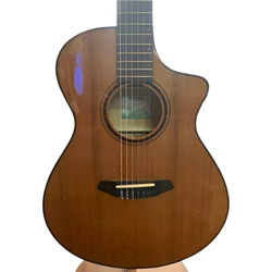 BREEDLOVE Pursuit Exotic S Concert Nylon CE Red Cedar Myrtlewood